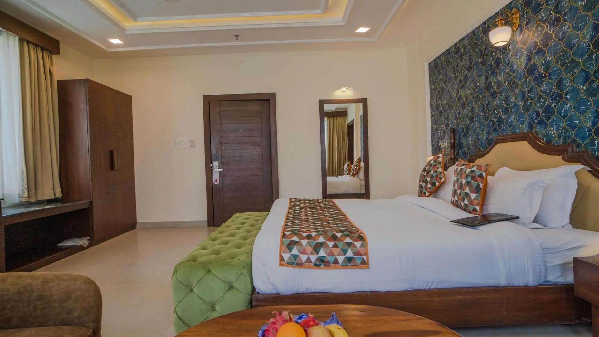 The Courtyard - Beyond Bar & Club Hotel Udaipur 4*,