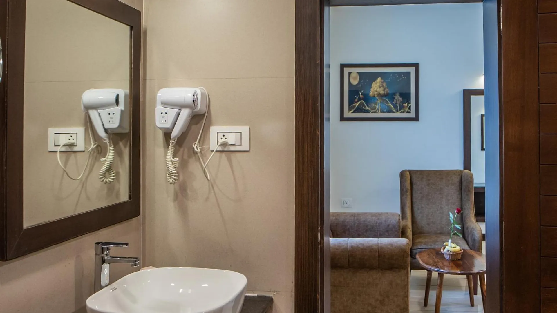 The Courtyard - Beyond Bar & Club Hotel Udaipur