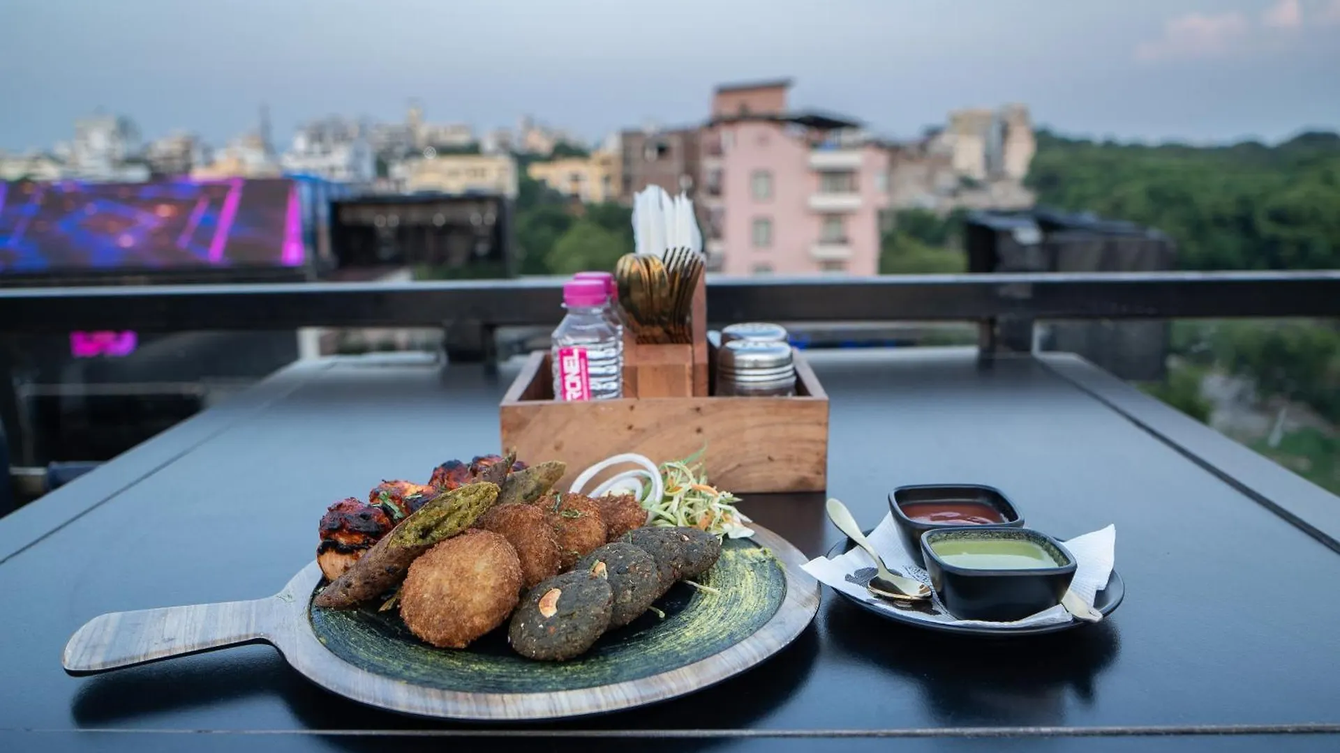 The Courtyard - Beyond Bar & Club Hotel Udaipur
