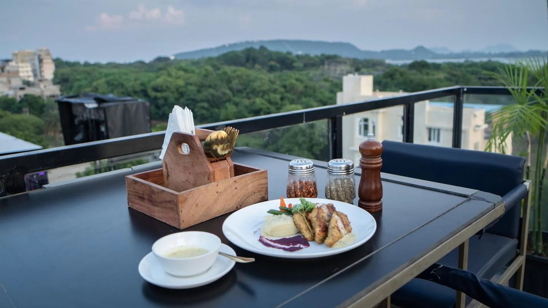 The Courtyard - Beyond Bar & Club Hotel Udaipur