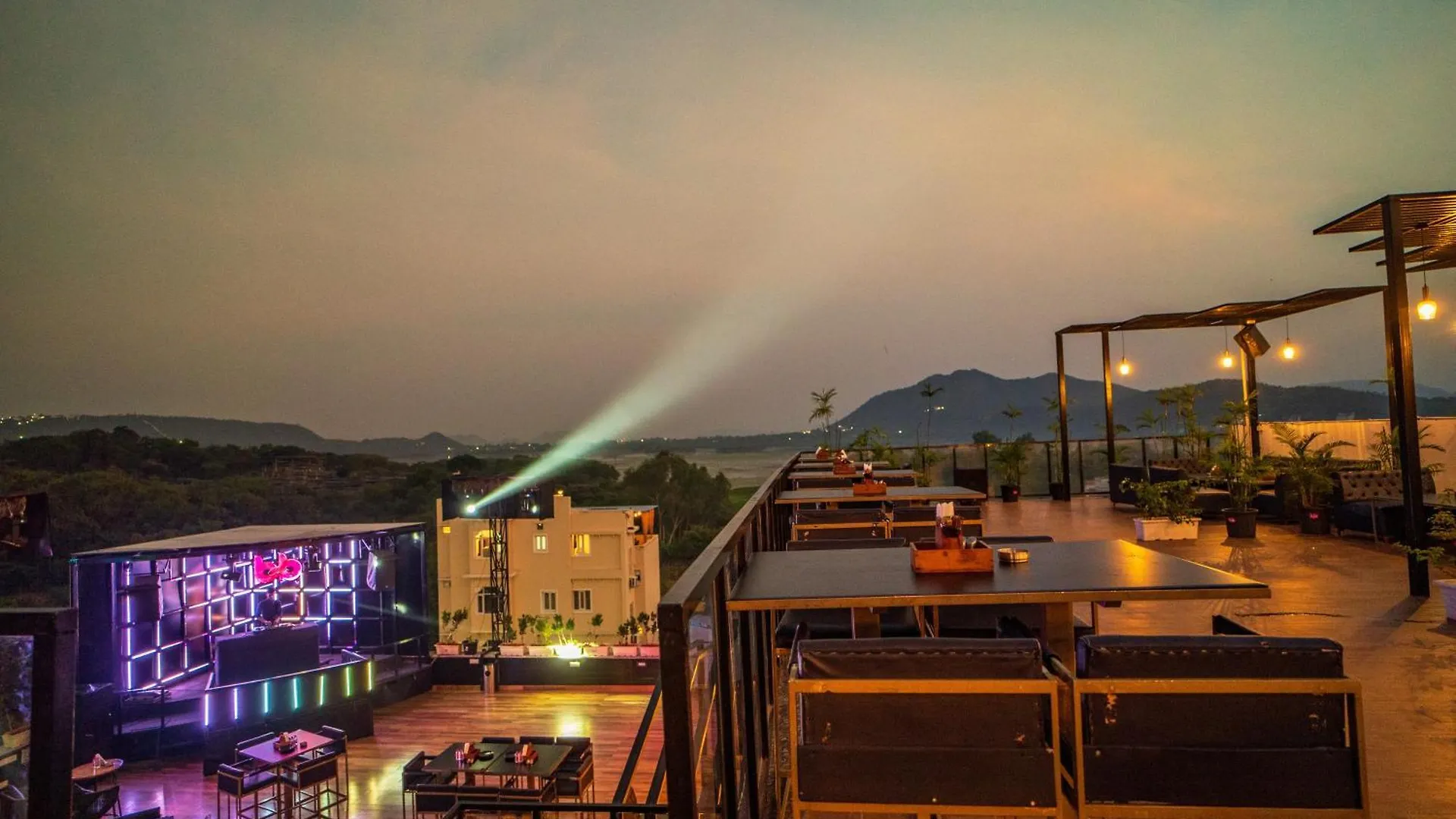 The Courtyard - Beyond Bar & Club Hotel Udaipur