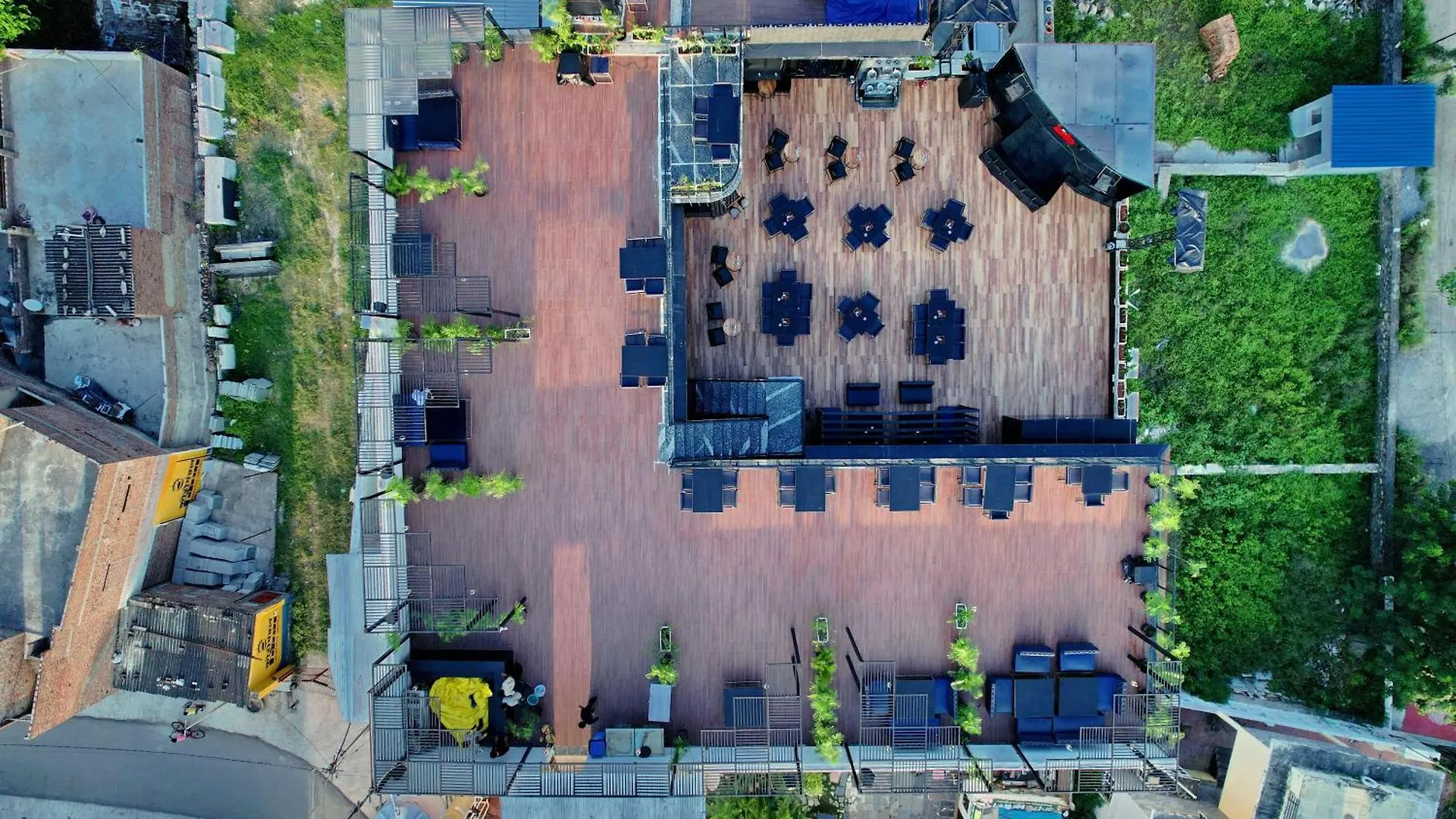 The Courtyard - Beyond Bar & Club Hotel Udaipur