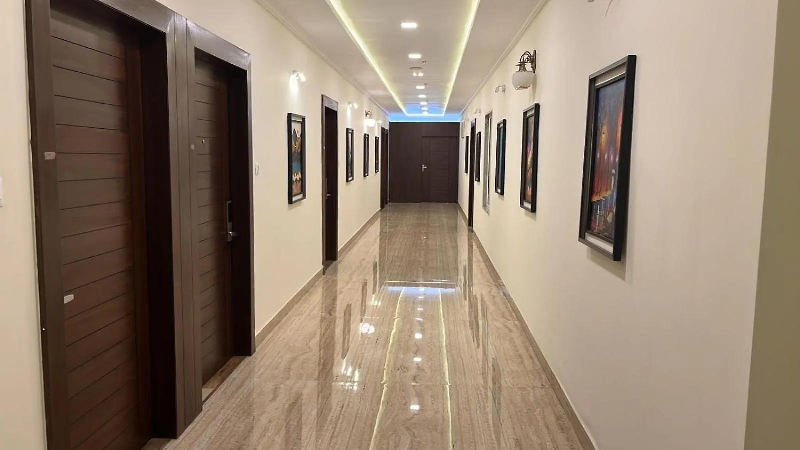 The Courtyard - Beyond Bar & Club Hotel Udaipur