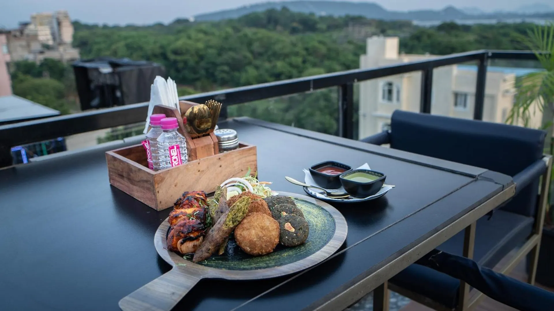 The Courtyard - Beyond Bar & Club Hotel Udaipur